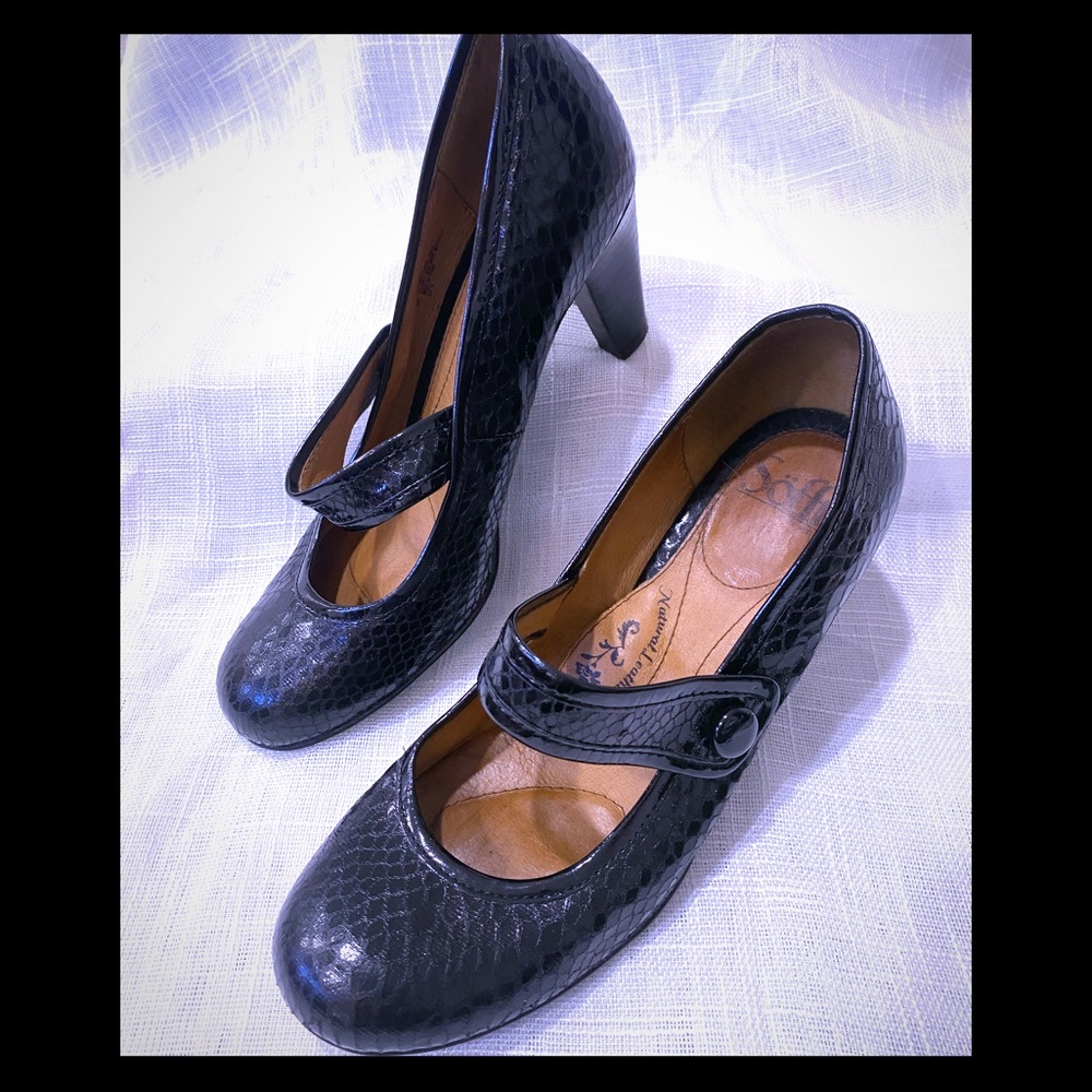 Sofft Mary Janes Black Subtle Snake Print 7.5
